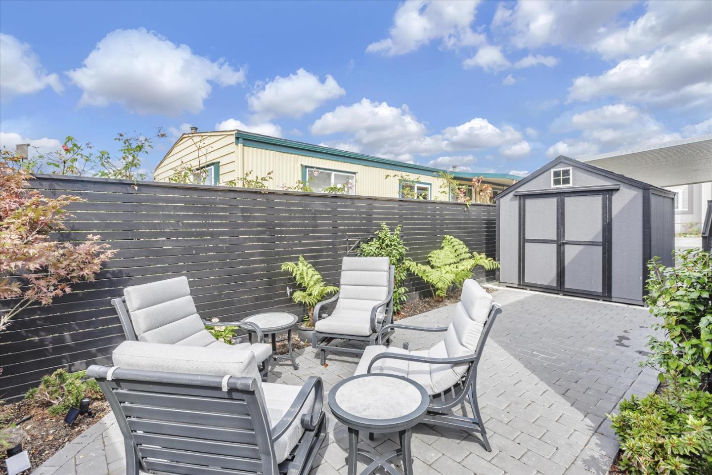 101 Creekside Drive Unit: 101