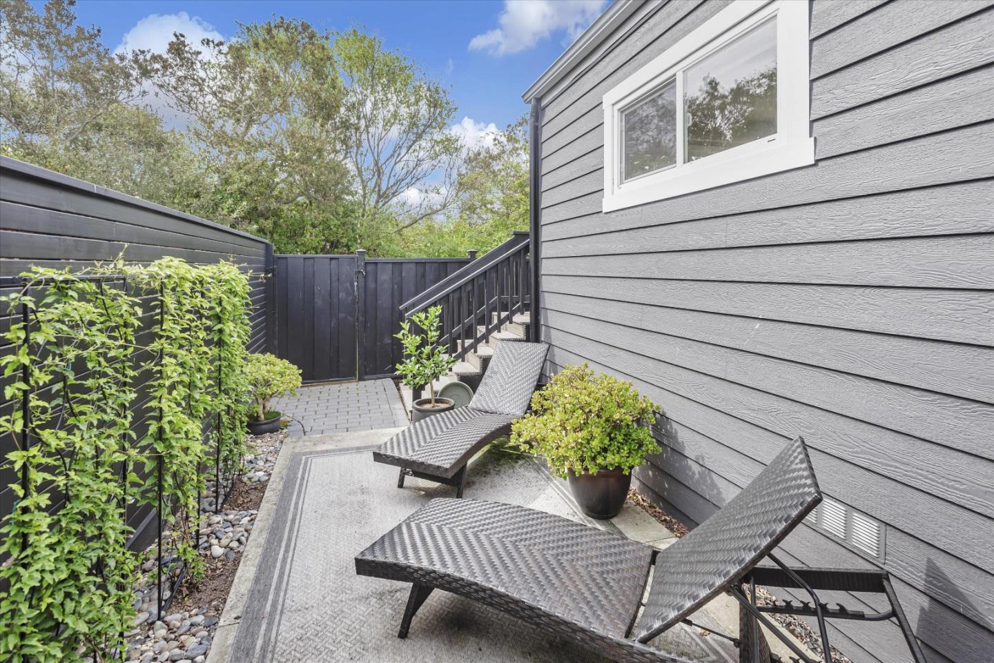 101 Creekside Drive Unit: 101