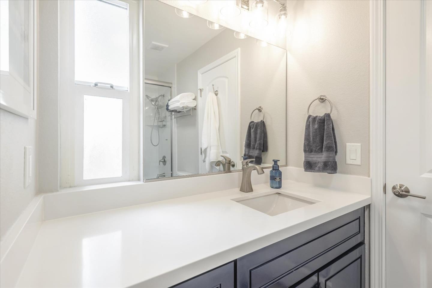 101 Creekside Drive Unit: 101