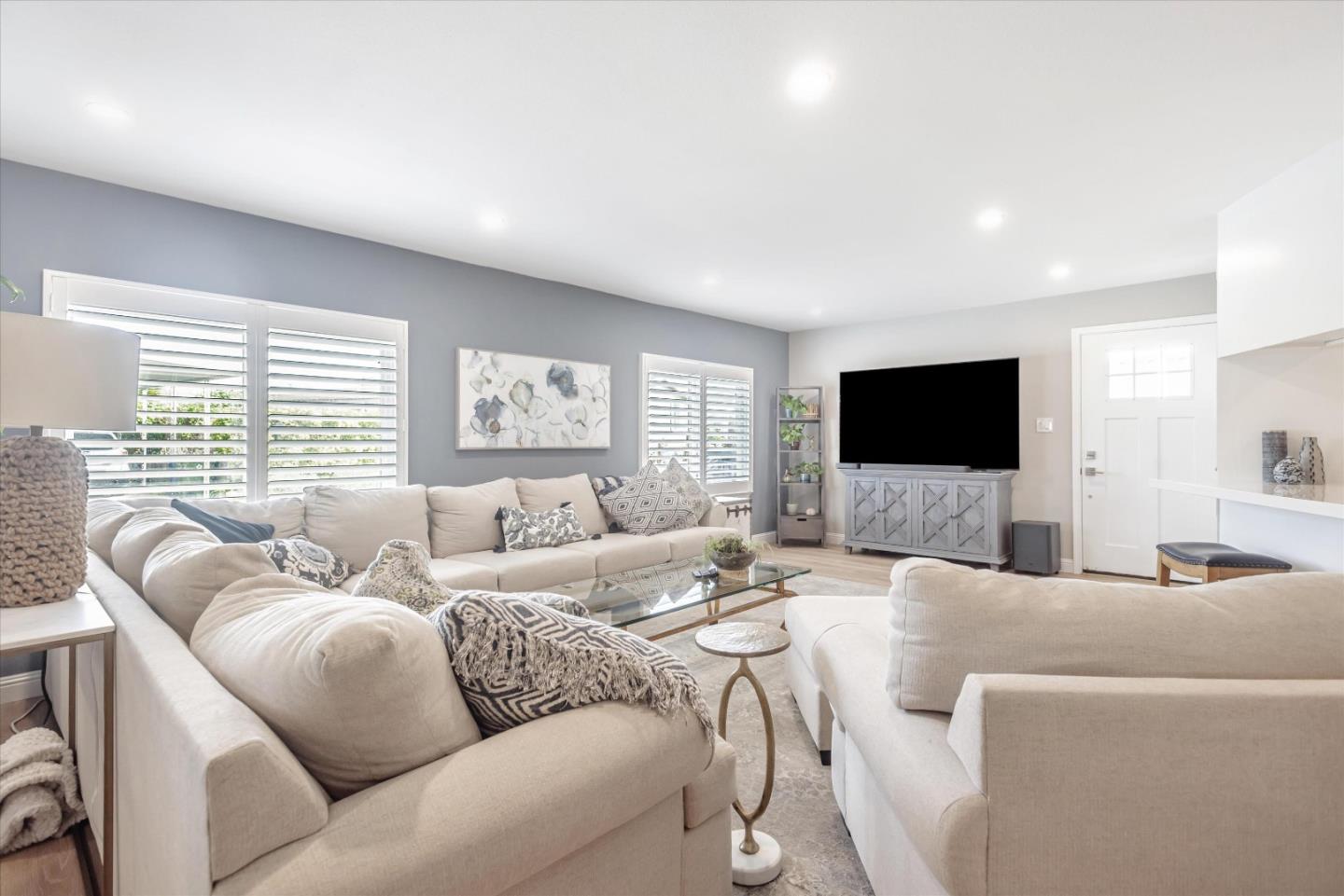 101 Creekside Drive Unit: 101