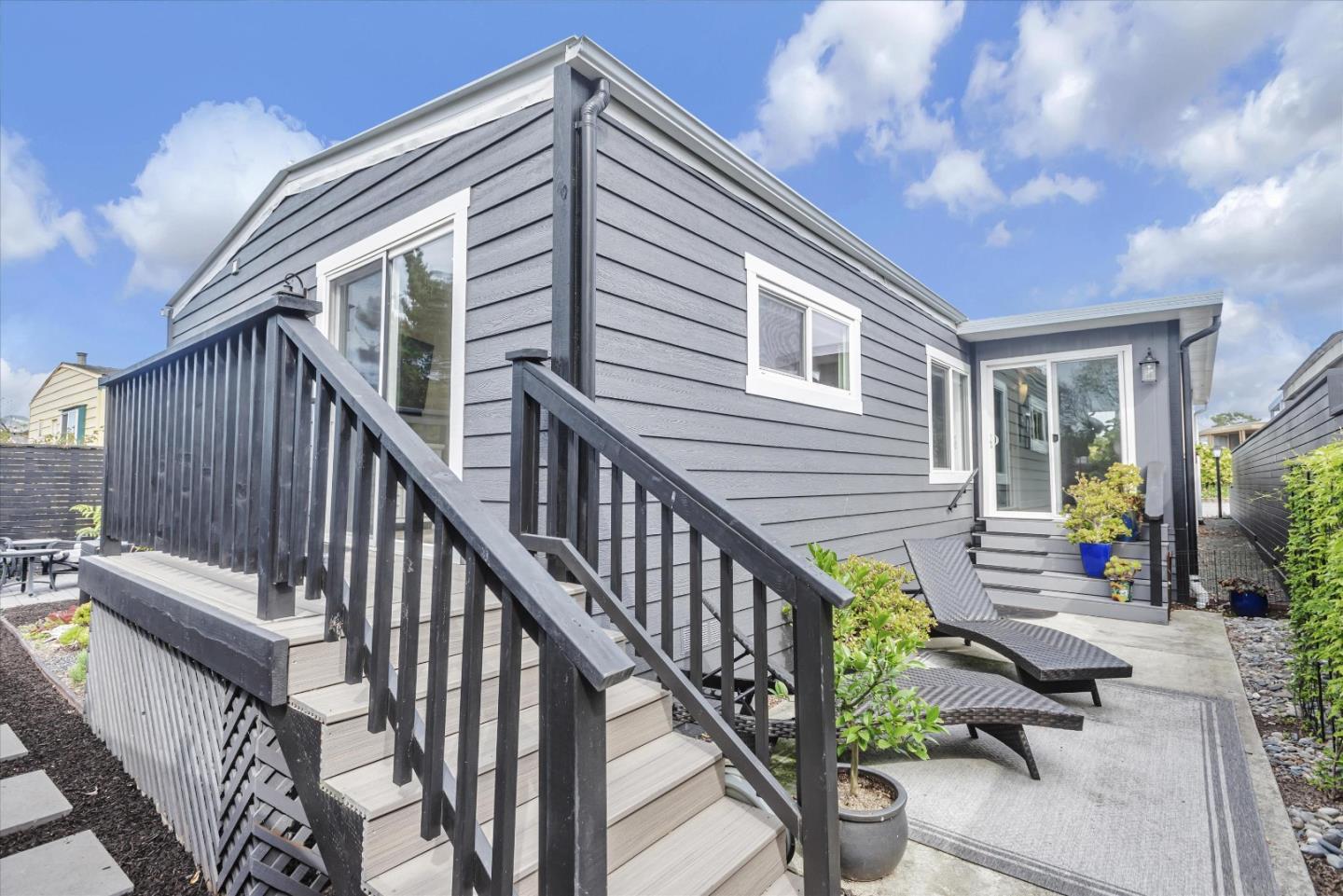 101 Creekside Drive Unit: 101