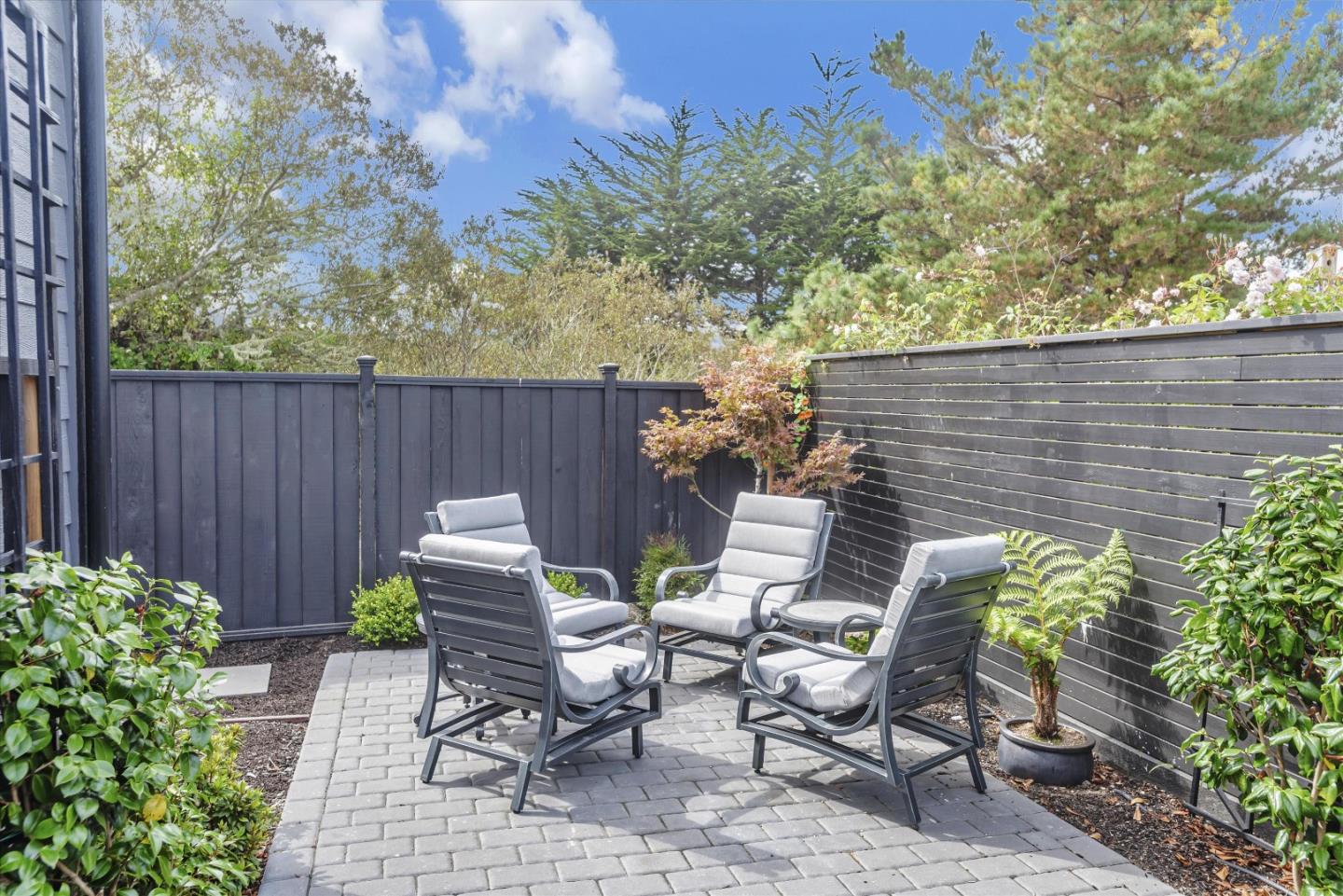 101 Creekside Drive Unit: 101