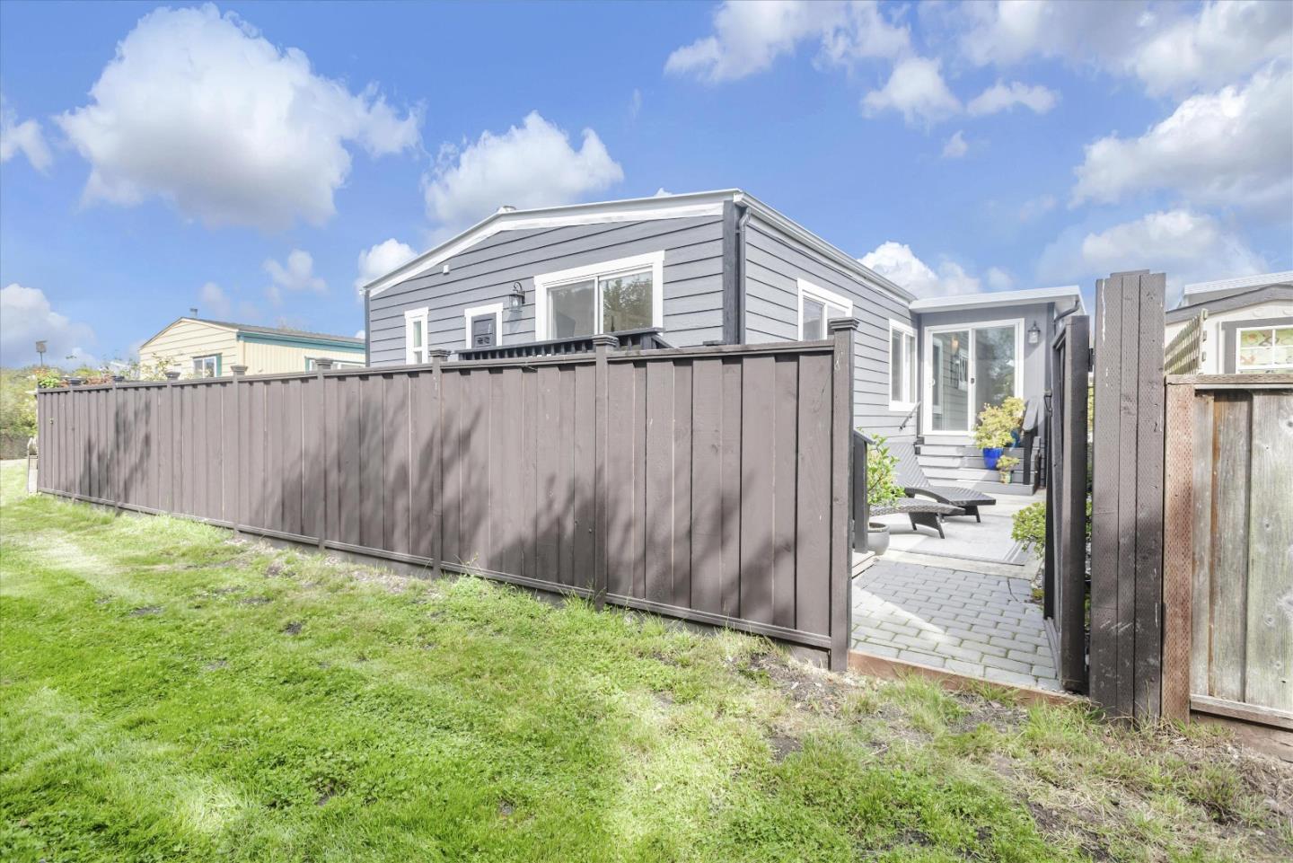 101 Creekside Drive Unit: 101