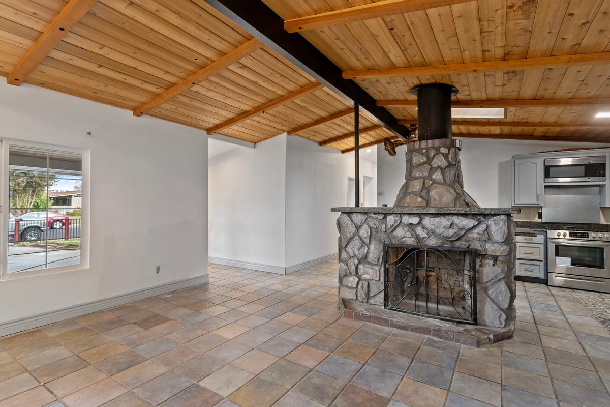 2255 Dracena ST