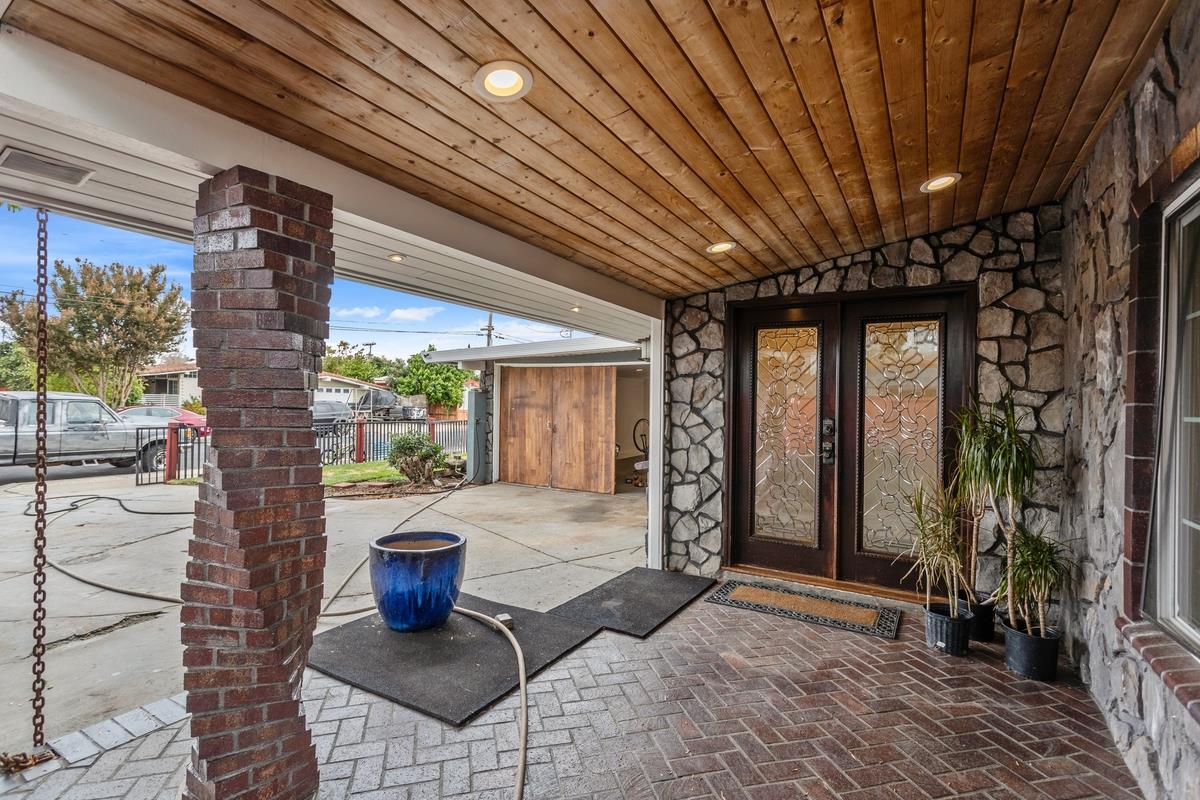2255 Dracena ST
