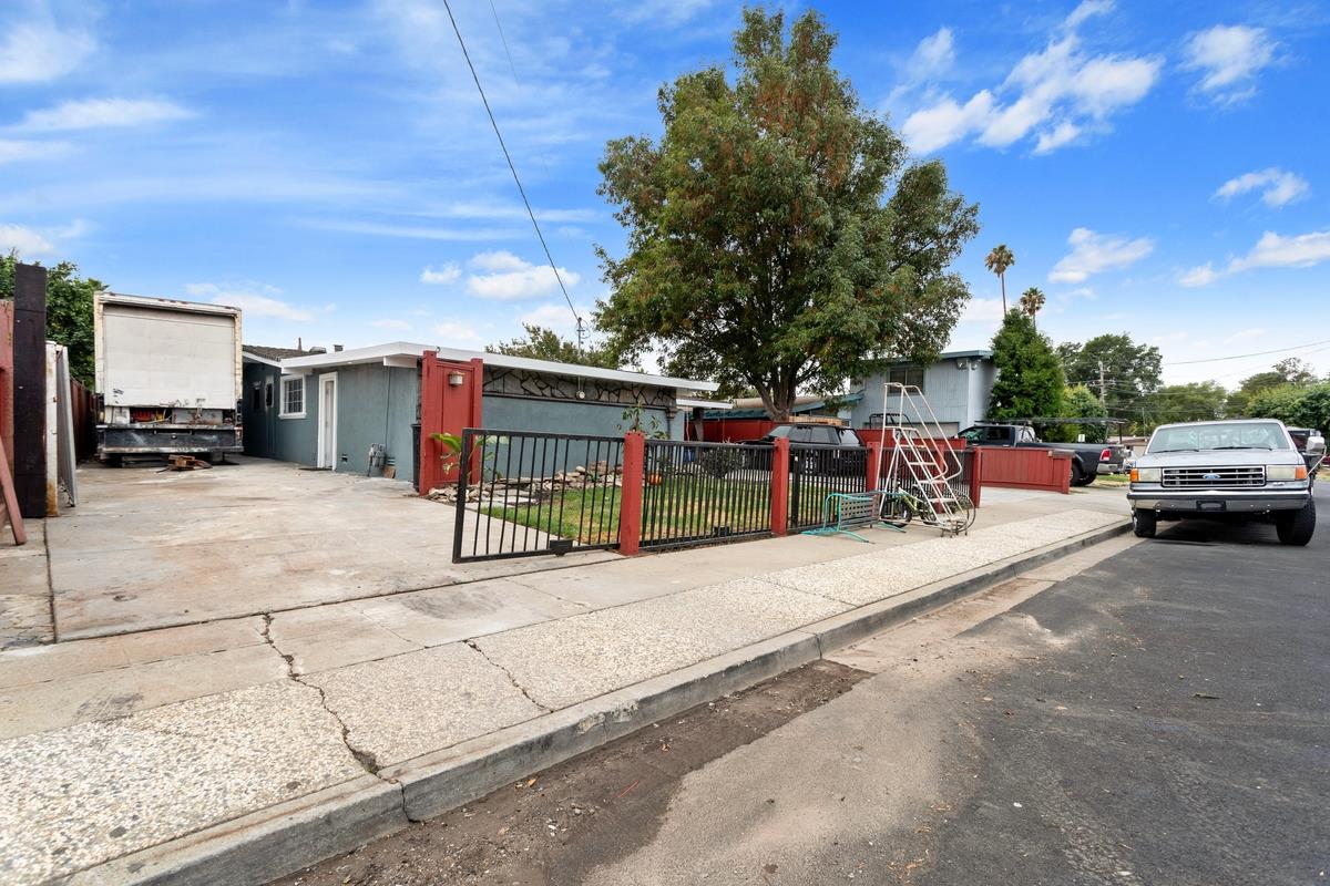 2255 Dracena ST