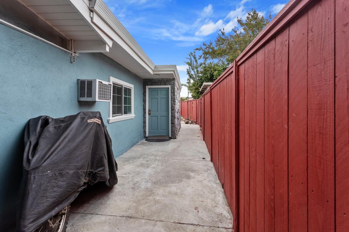 2255 Dracena ST