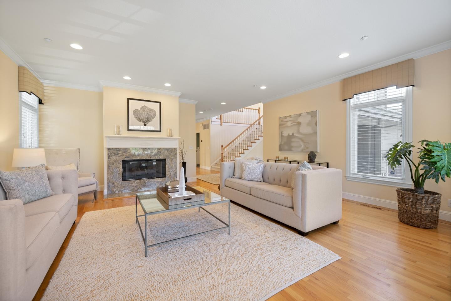 432 Coronado AVE