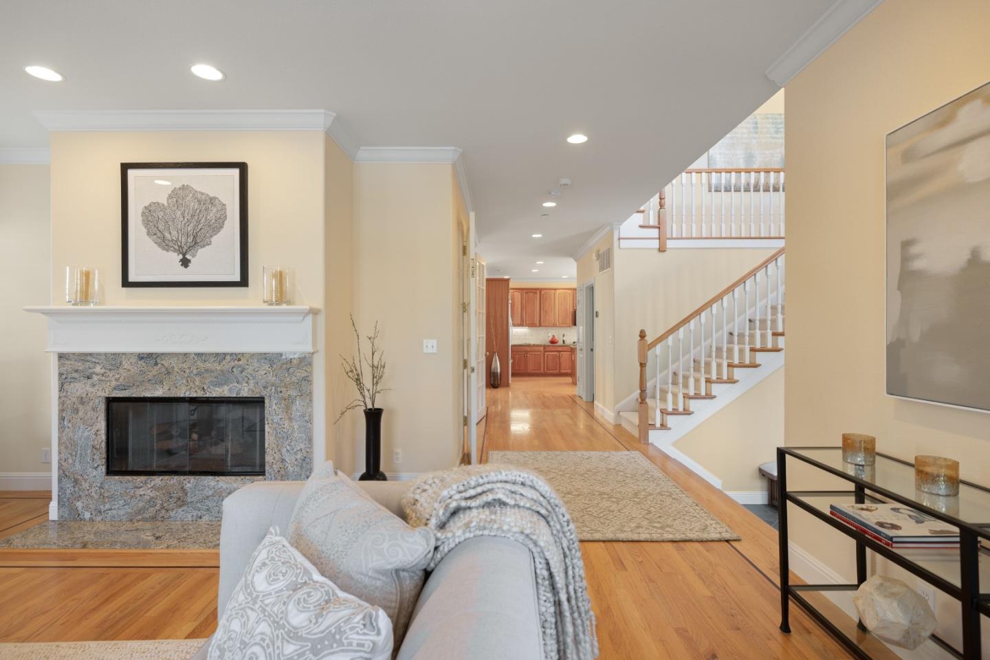 432 Coronado AVE