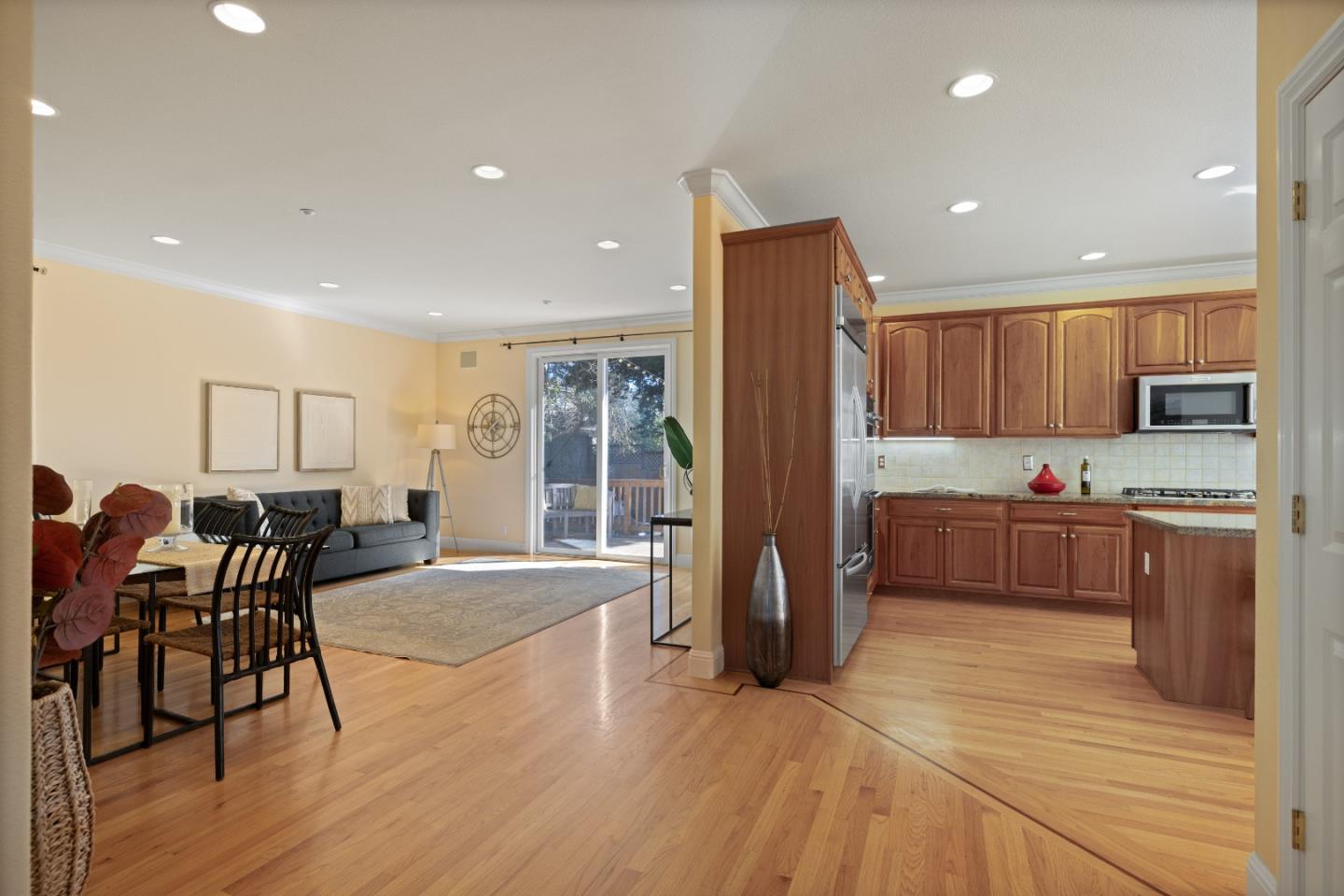 432 Coronado AVE