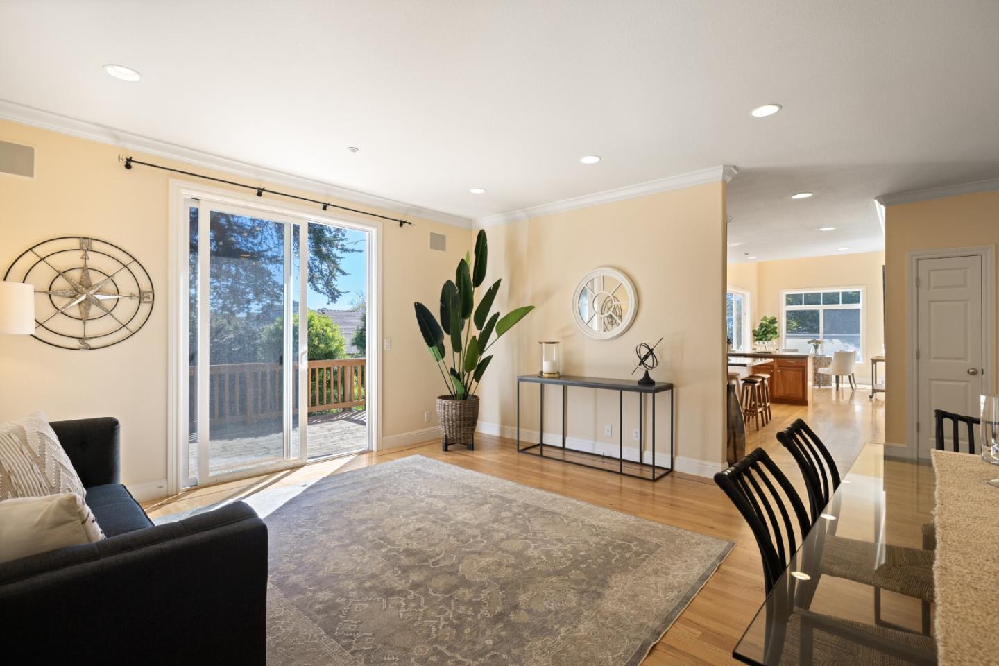 432 Coronado AVE