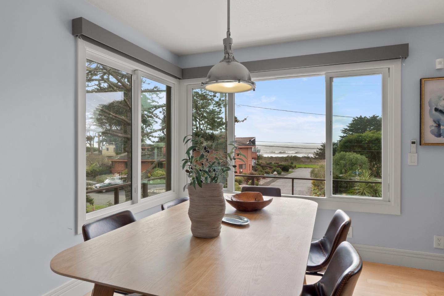 23 Alameda AVE