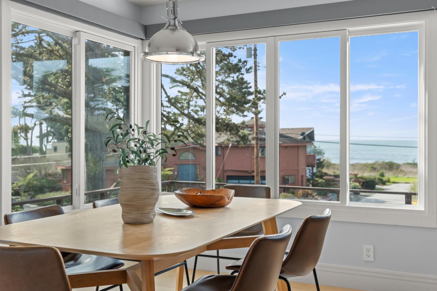 23 Alameda AVE