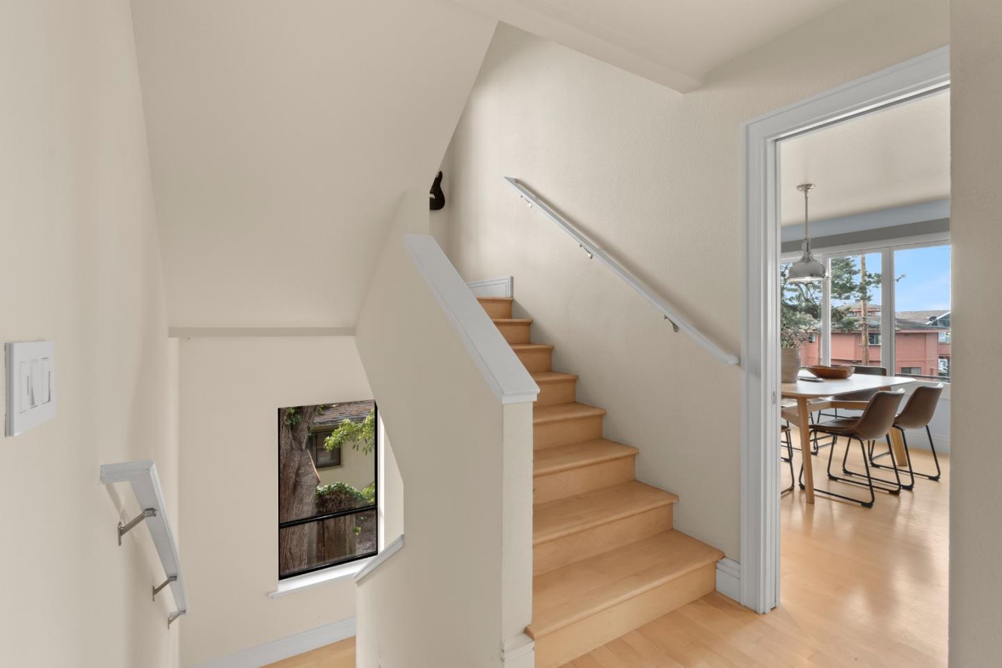 23 Alameda AVE