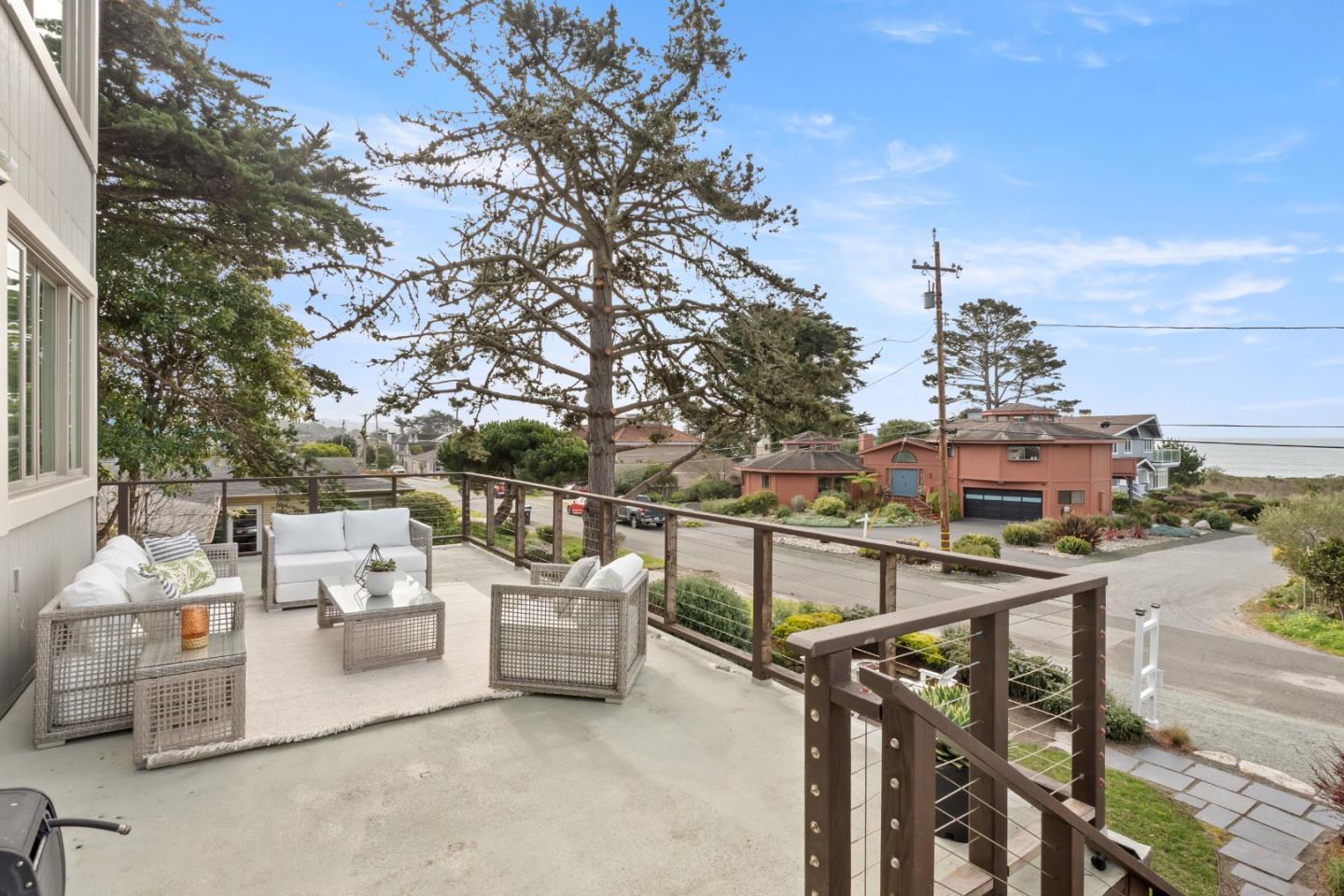 23 Alameda AVE