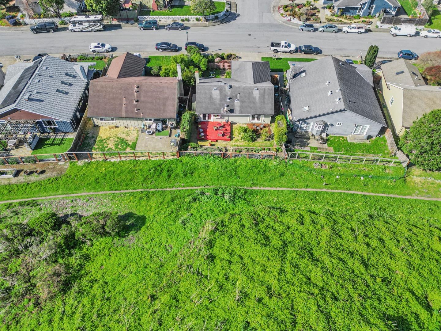 370 Bridgeport DR