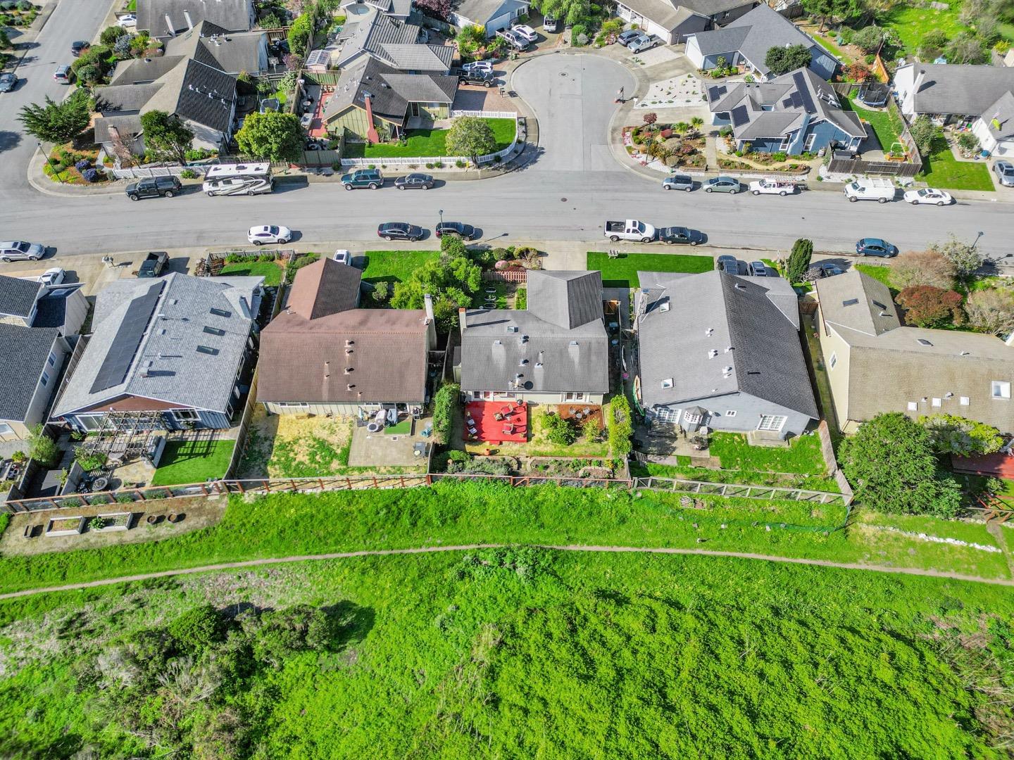 370 Bridgeport DR