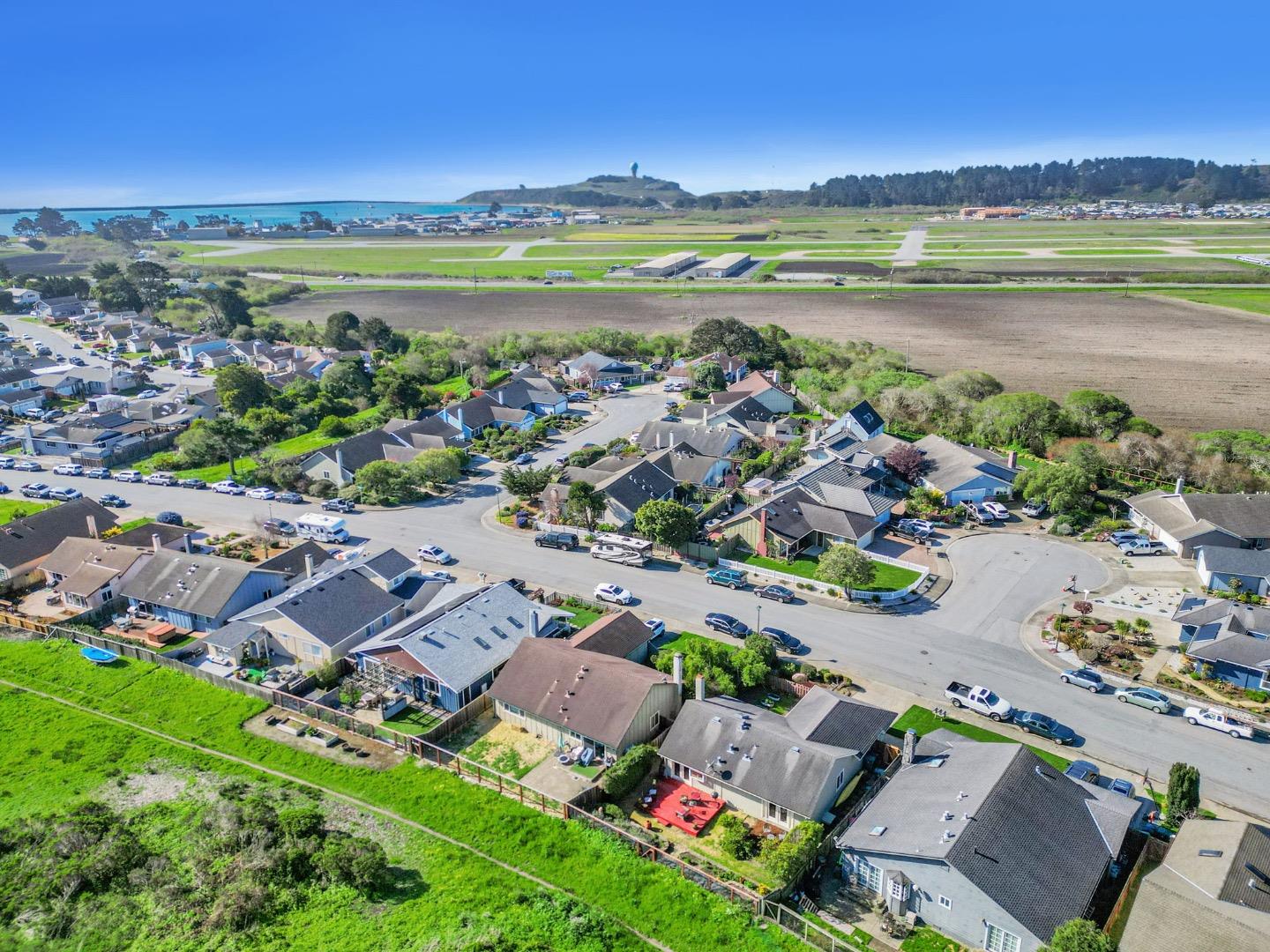 370 Bridgeport DR