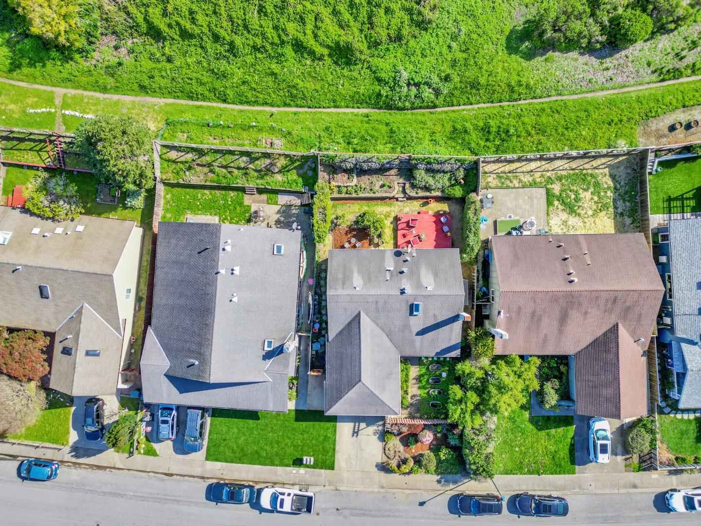 370 Bridgeport DR