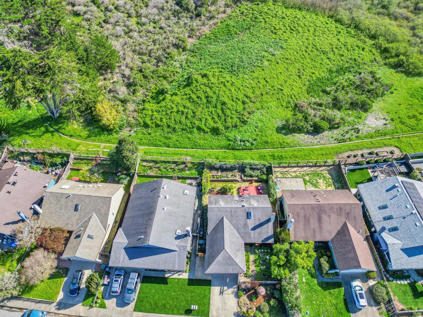 370 Bridgeport DR
