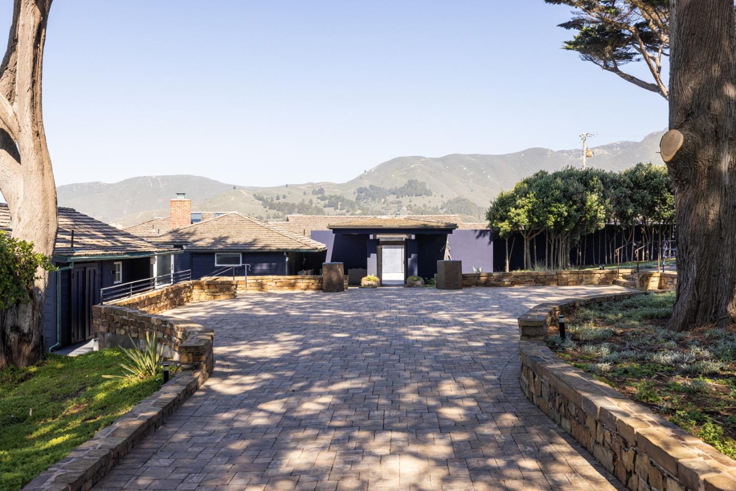 8200 Cabrillo HWY