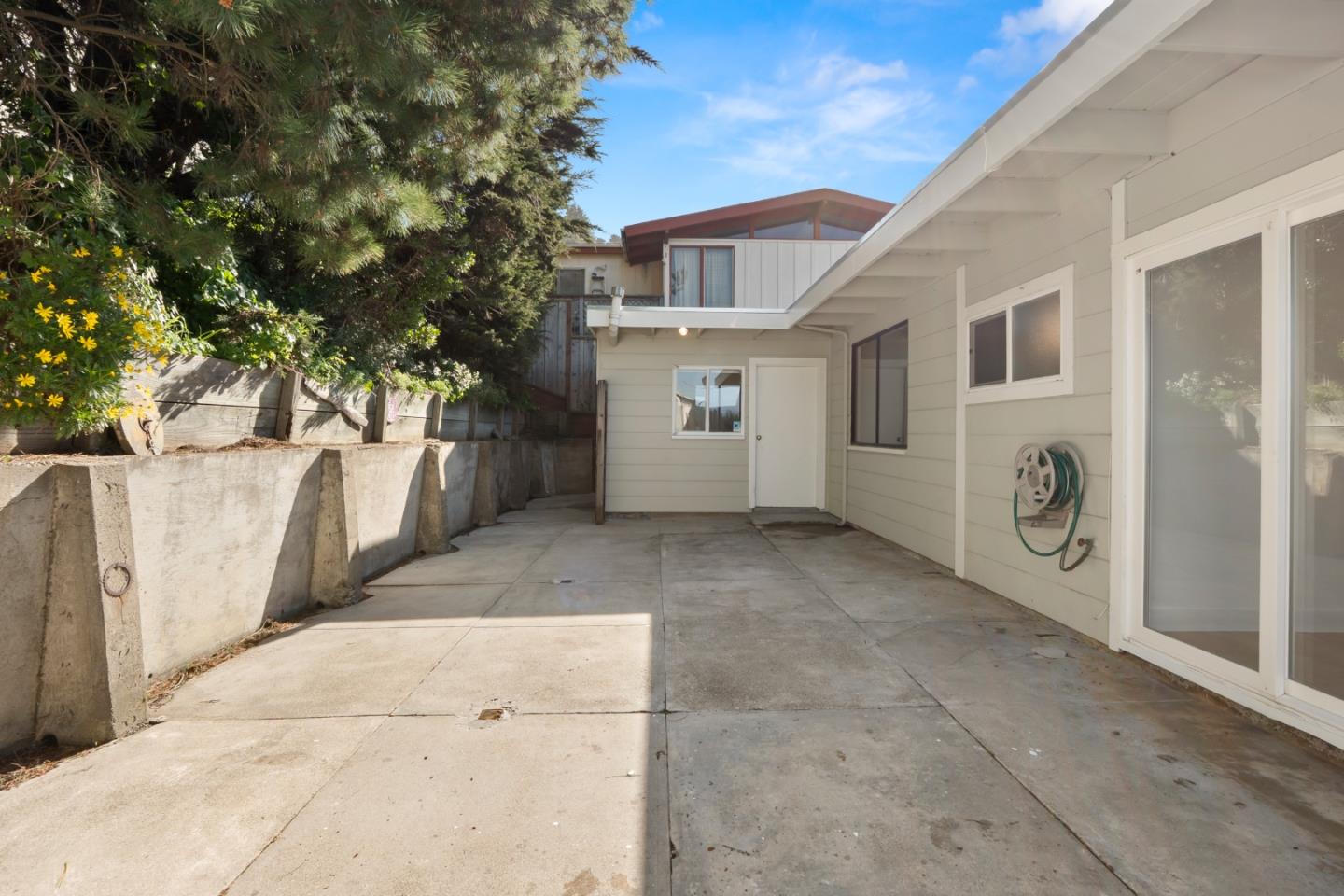 443 Monterey RD