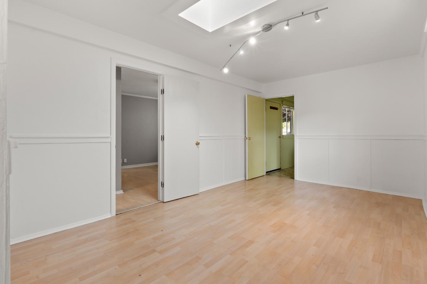 443 Monterey RD