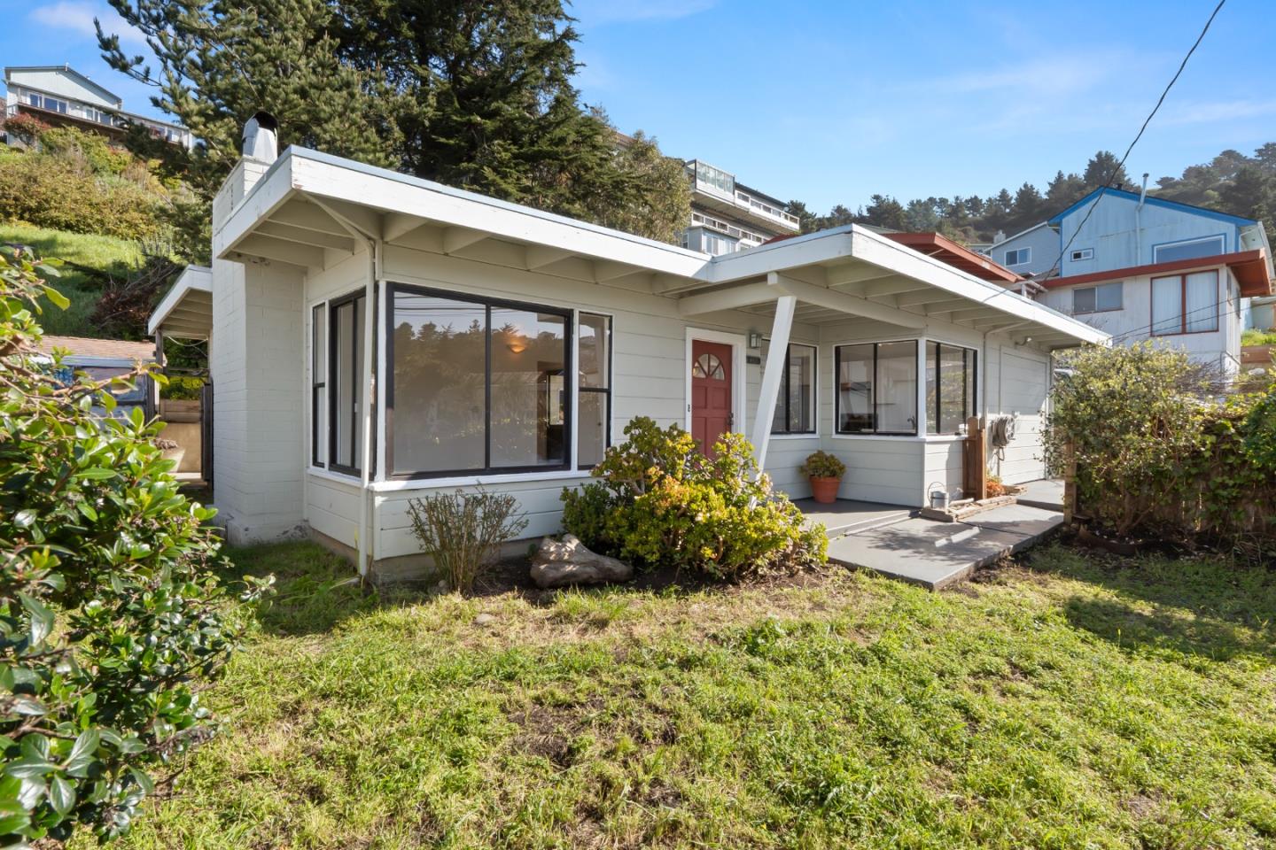 443 Monterey RD