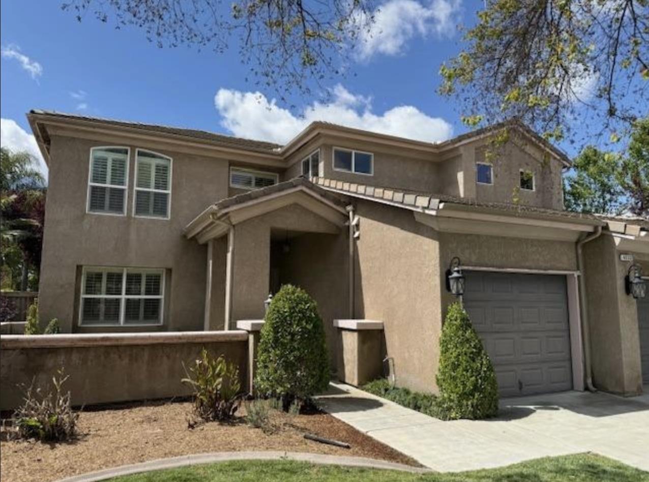 4535 N Outlook