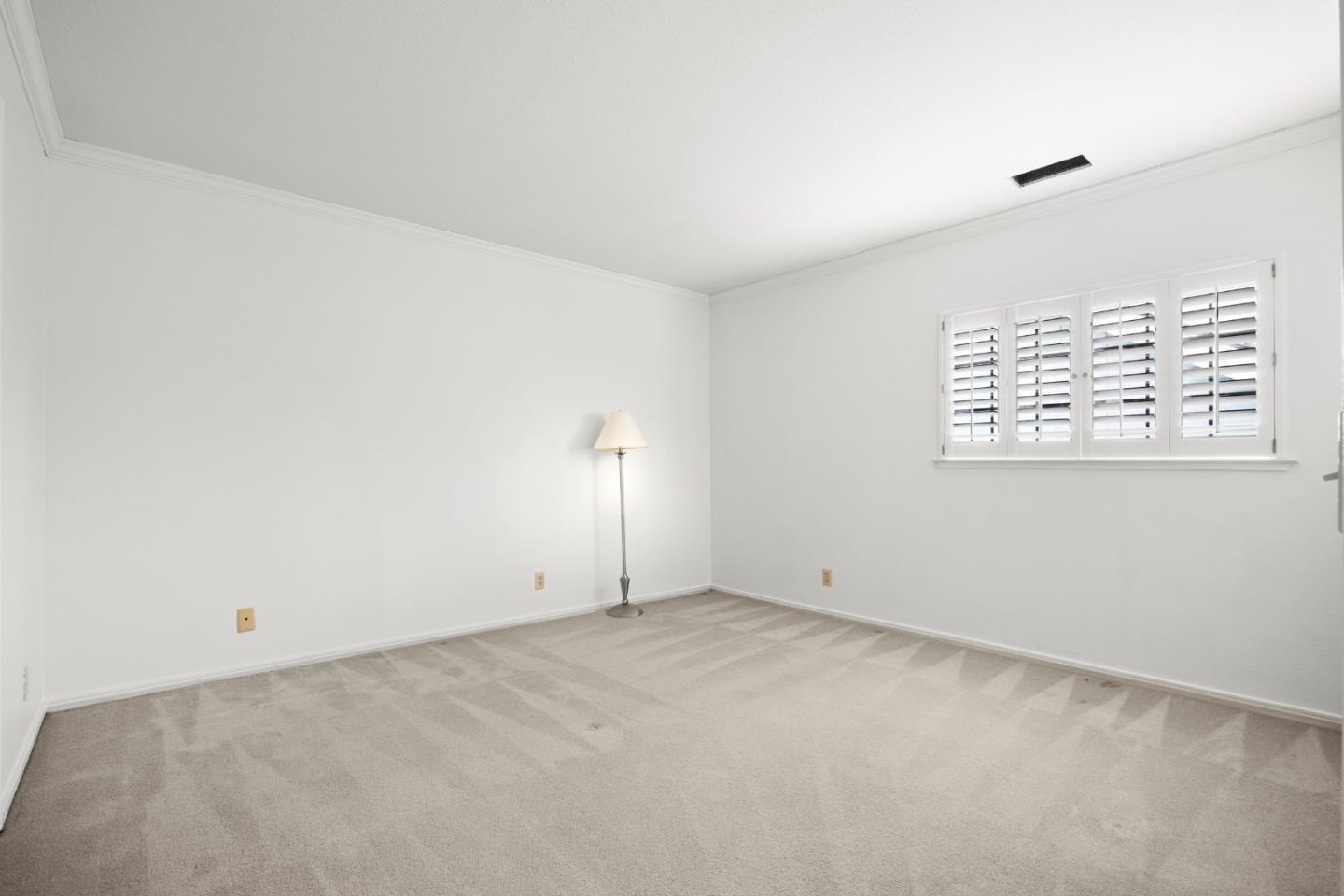 420 Greenbrier RD