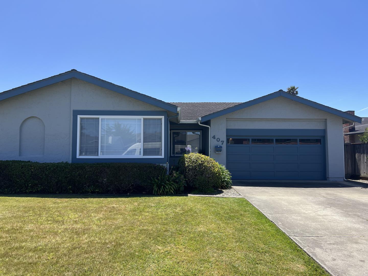 407 Beach AVE