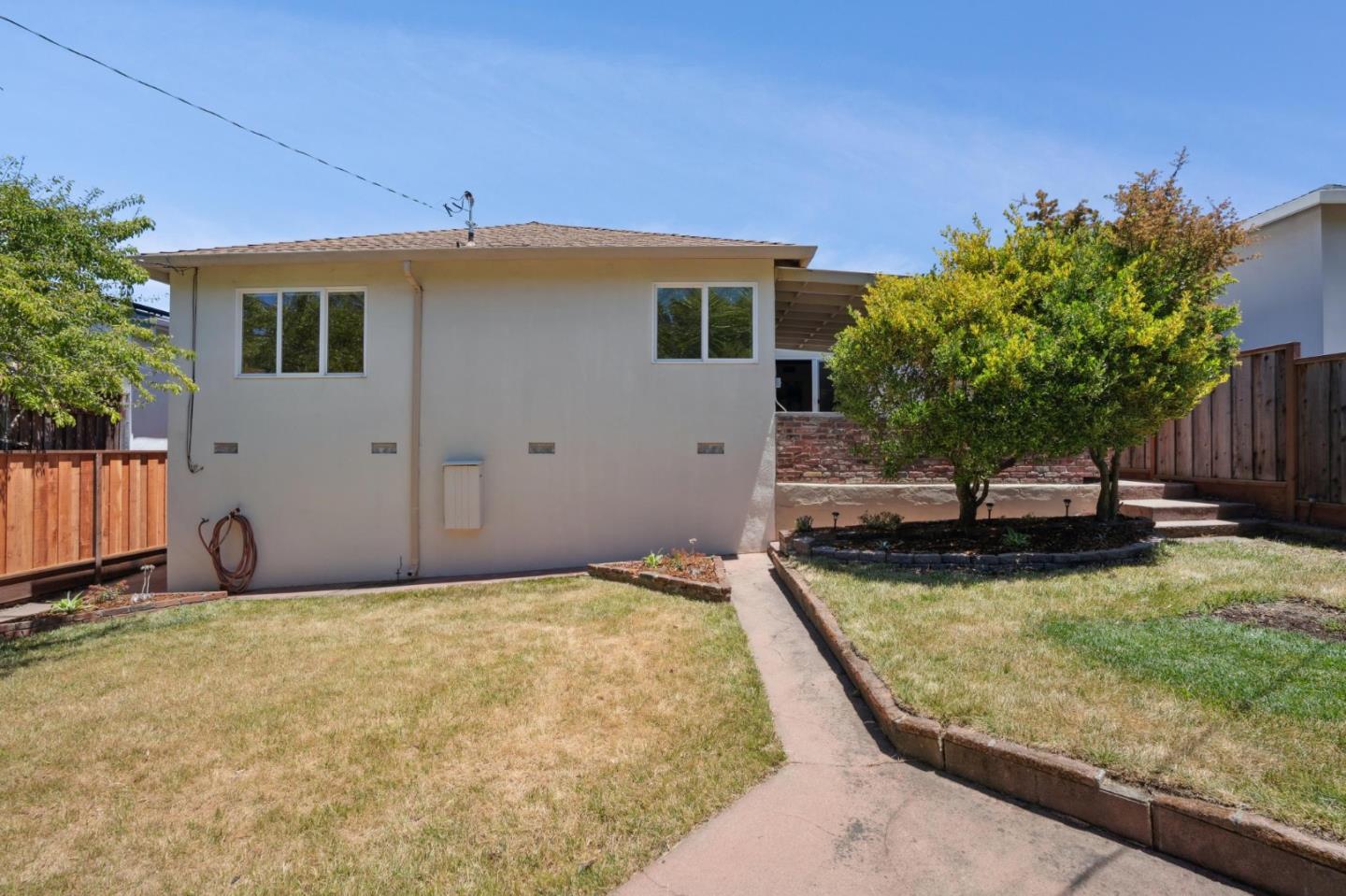 1730 Santa Lucia Avenue