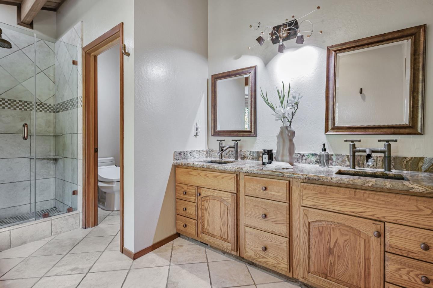 555 Avenue Portola