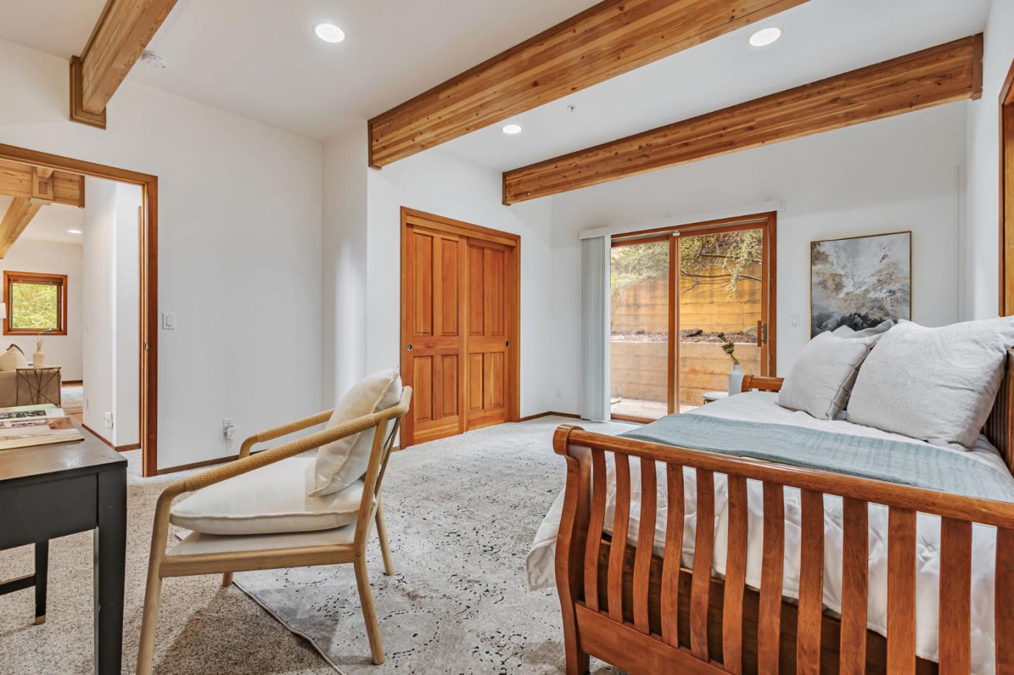 555 Avenue Portola