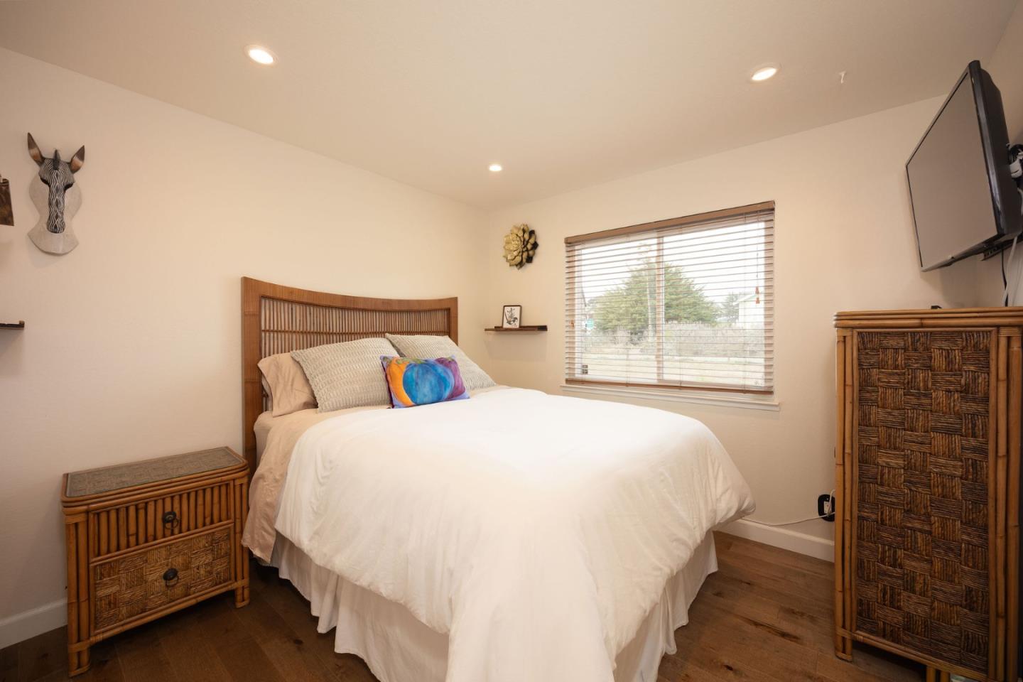 86 Madrone Avenue