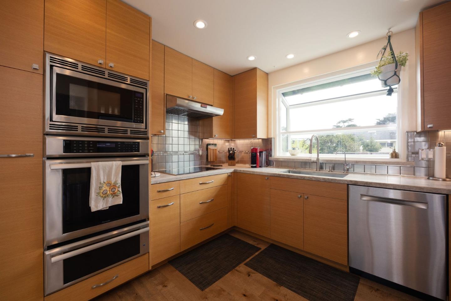 86 Madrone Avenue