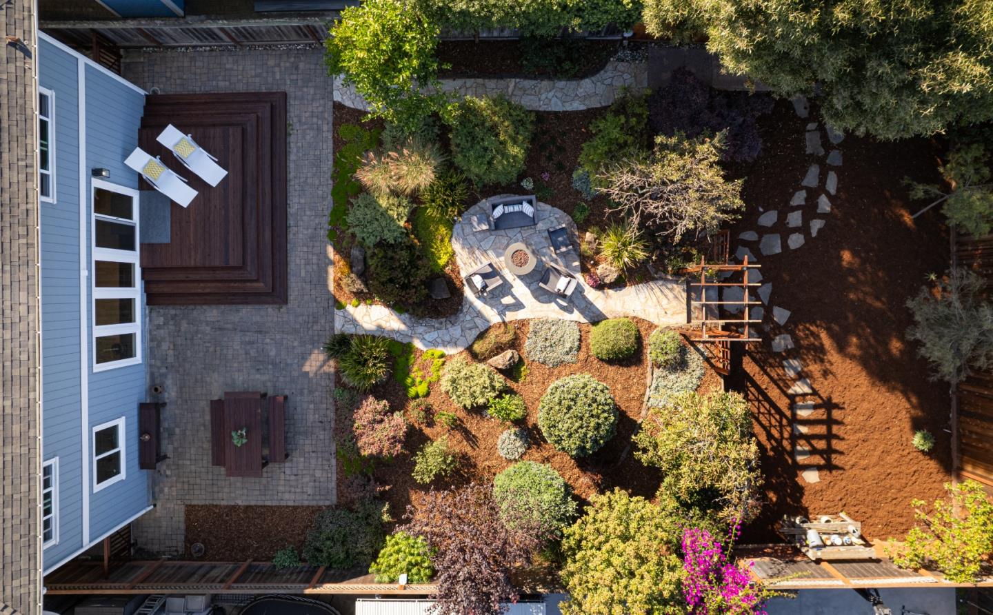 213 Miramontes Avenue