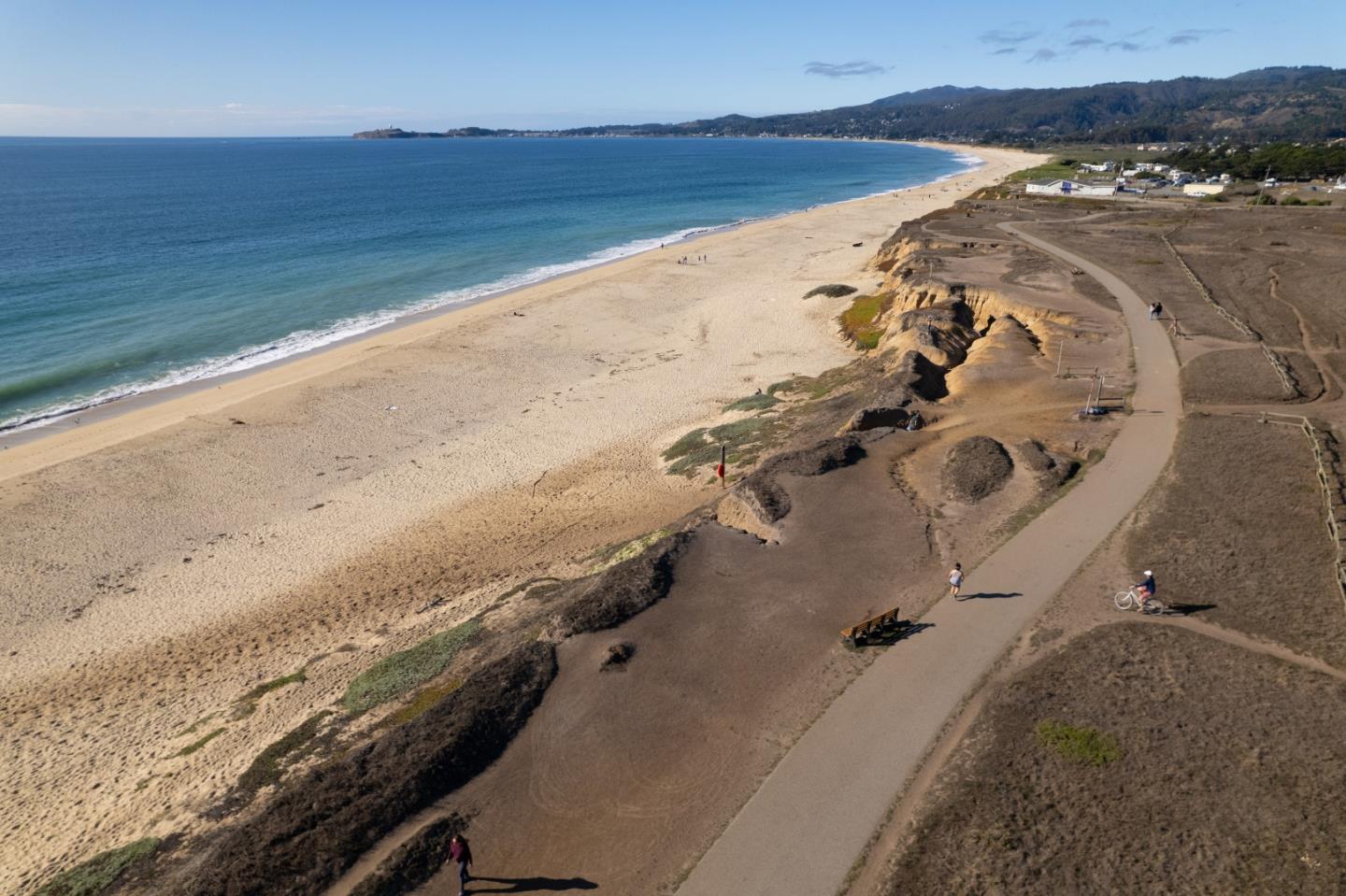 213 Miramontes Avenue