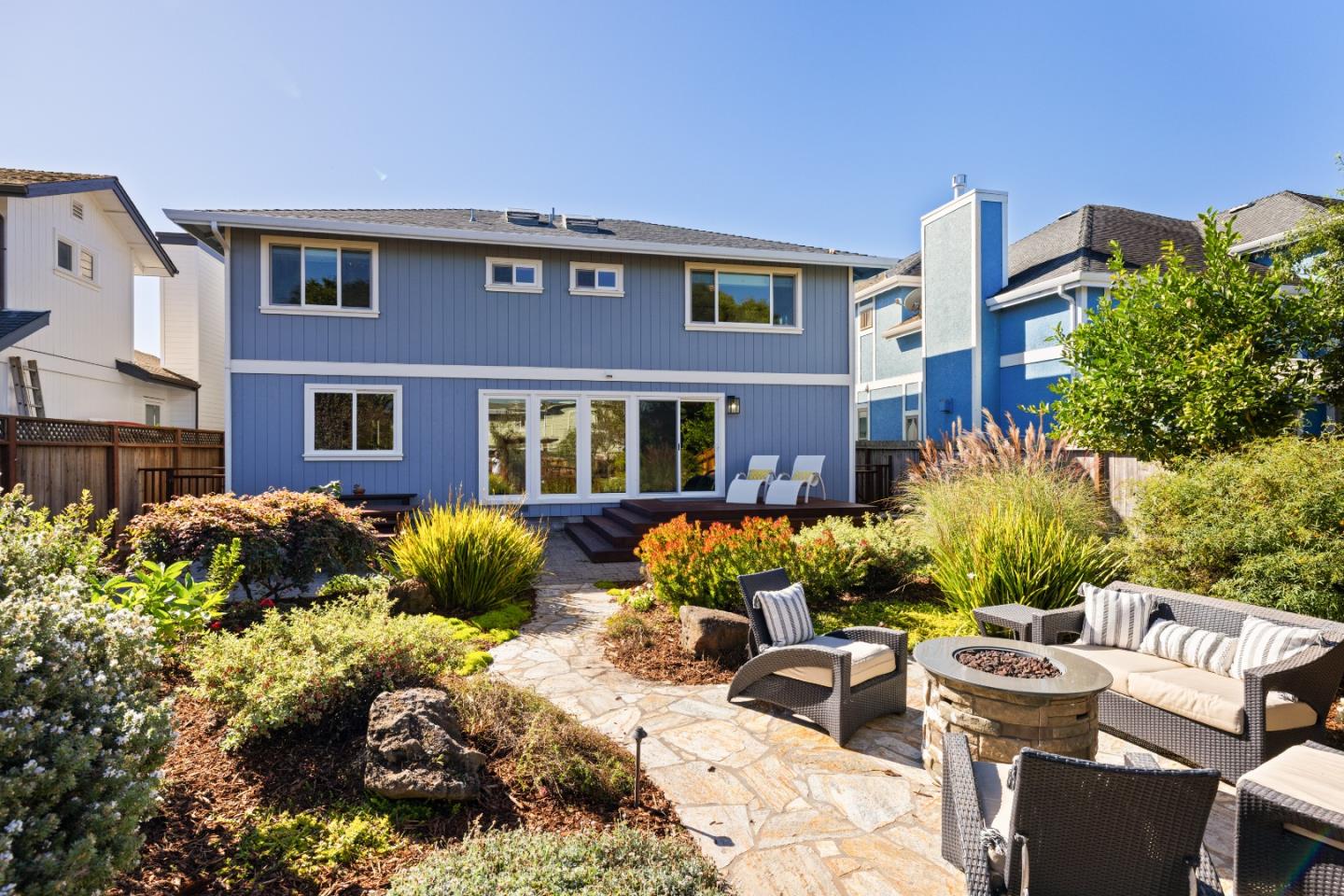 213 Miramontes Avenue