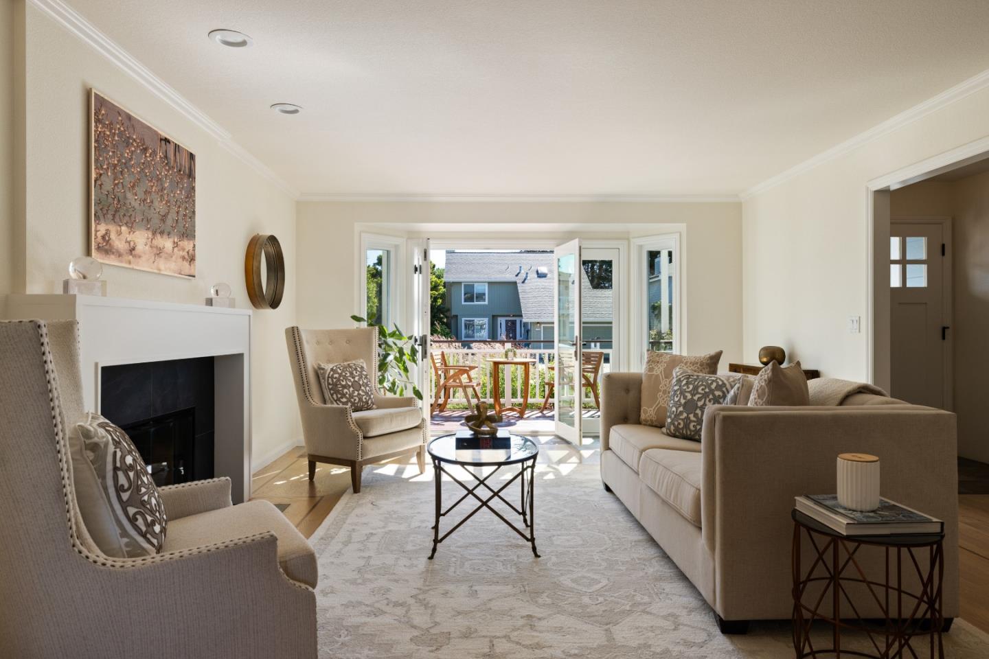 213 Miramontes Avenue