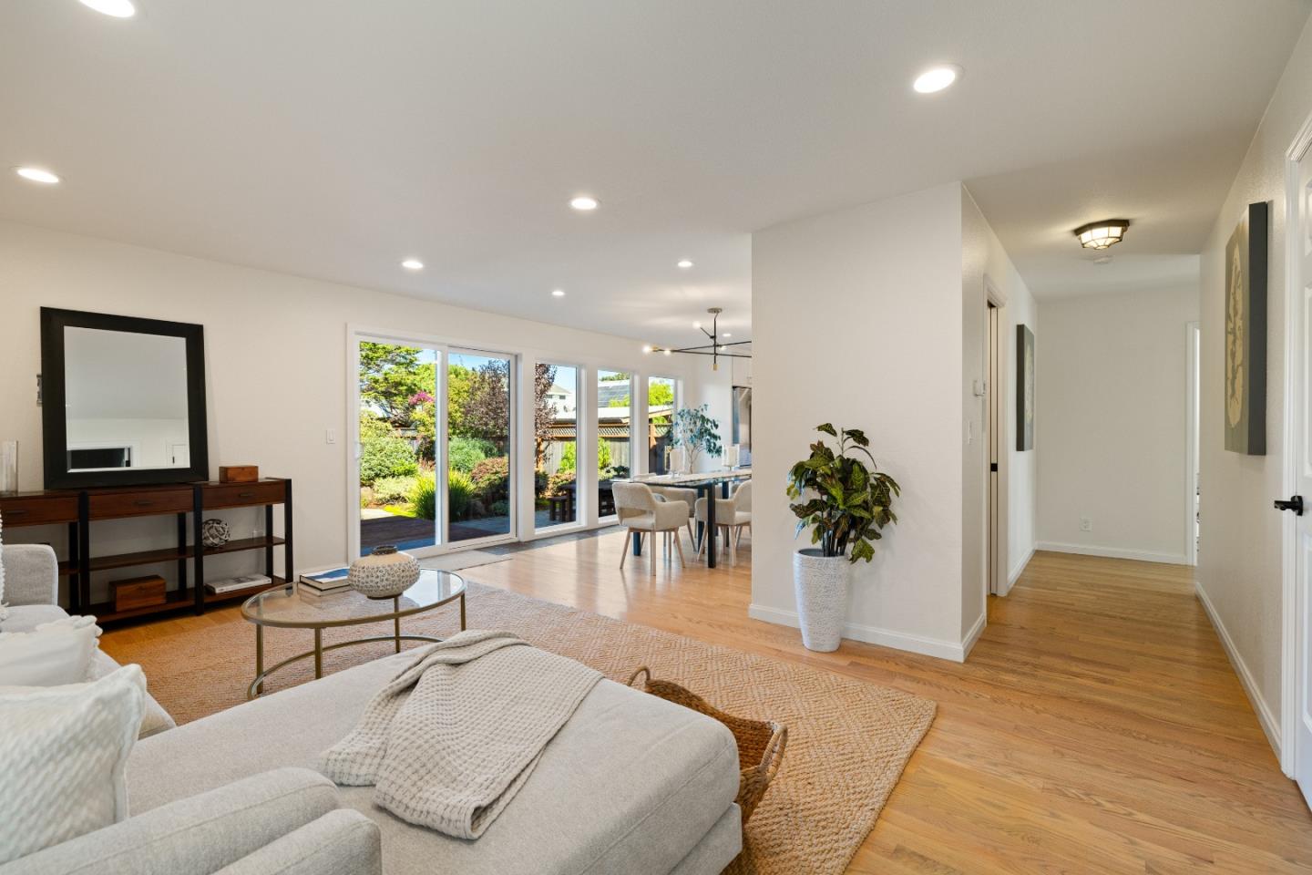 213 Miramontes Avenue