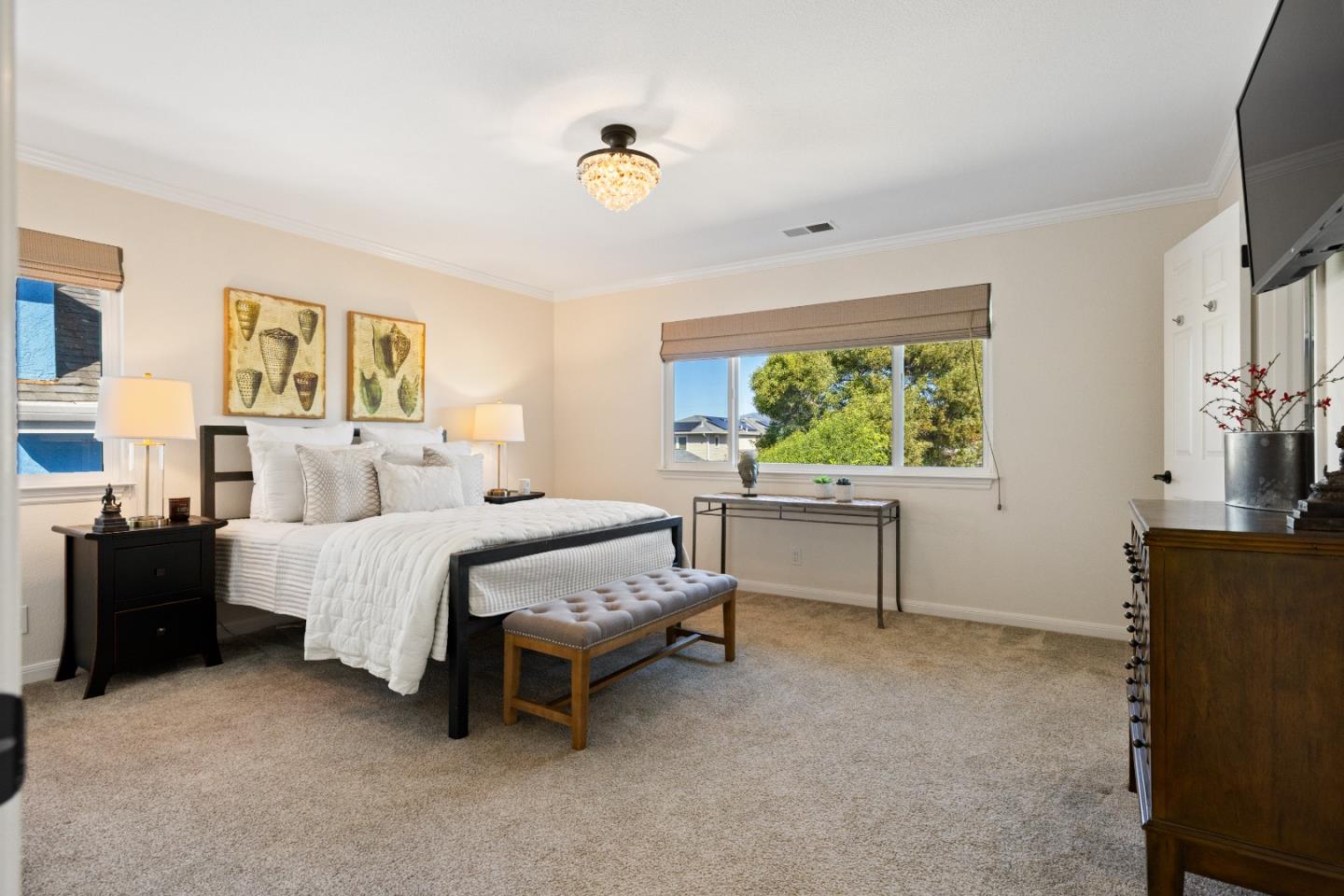 213 Miramontes Avenue