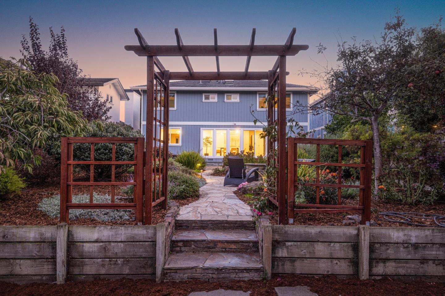 213 Miramontes Avenue