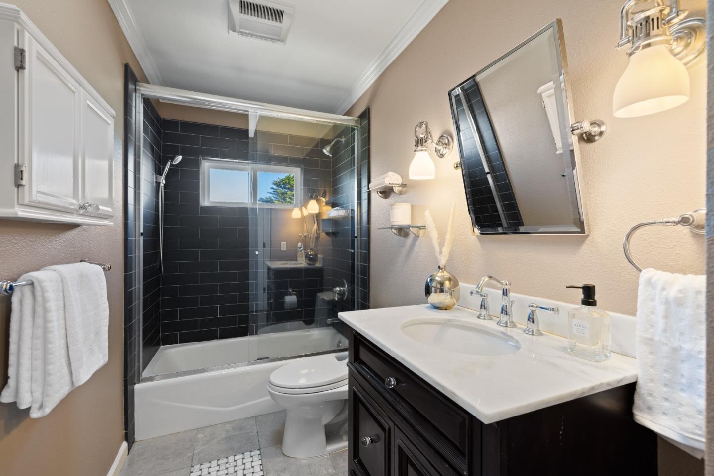 213 Miramontes Avenue