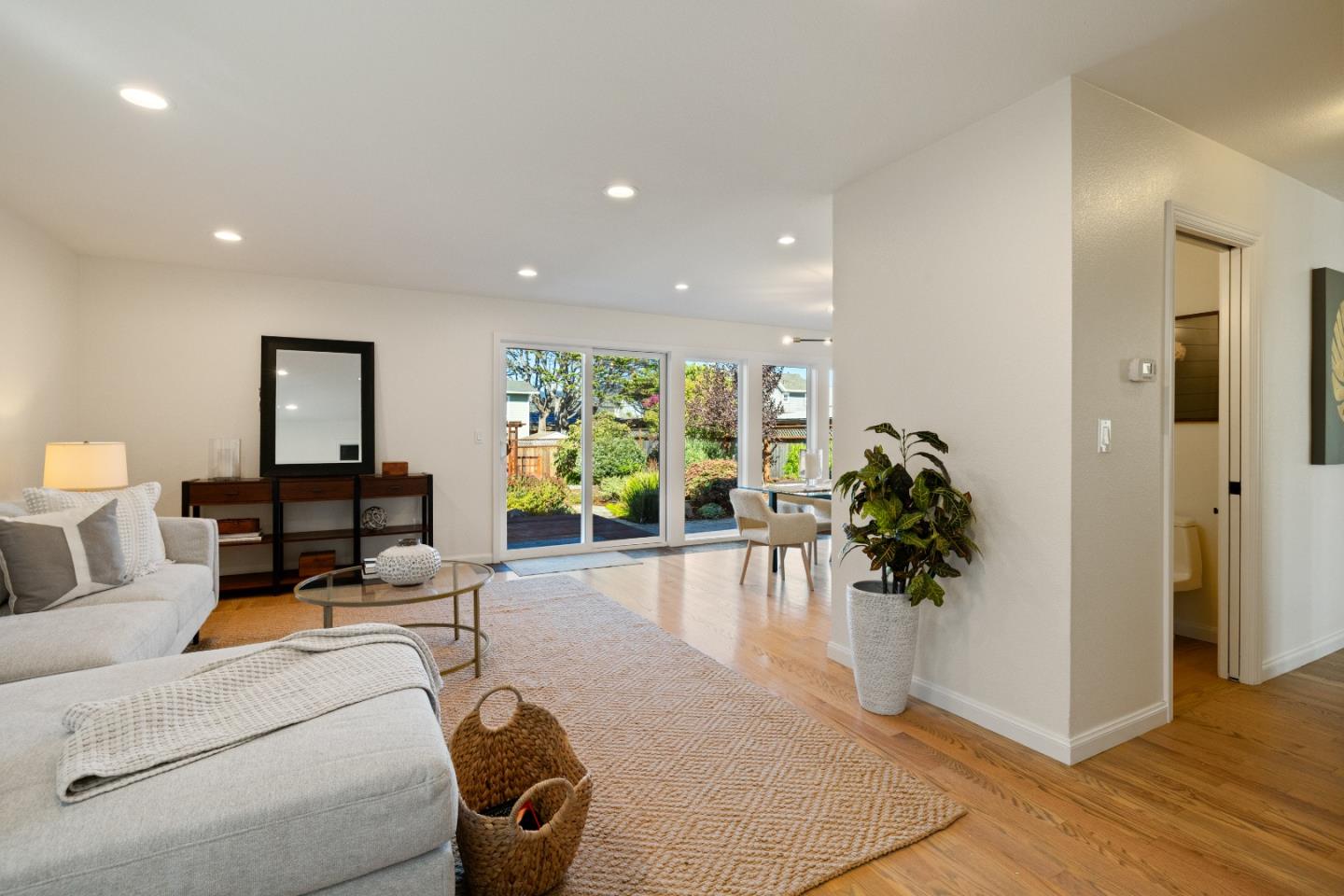 213 Miramontes Avenue