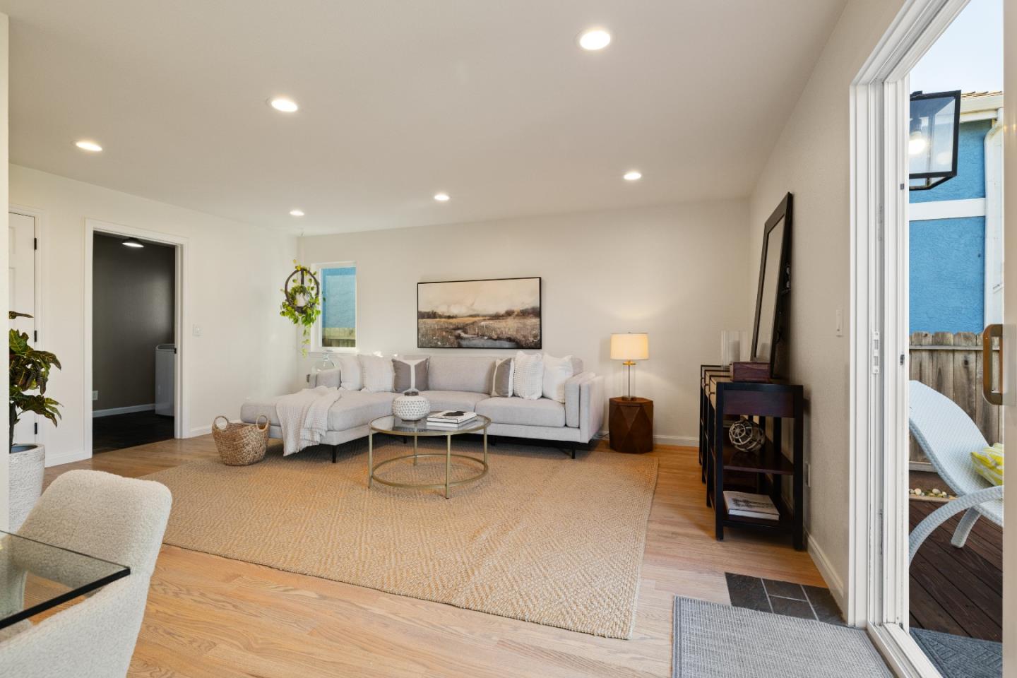 213 Miramontes Avenue