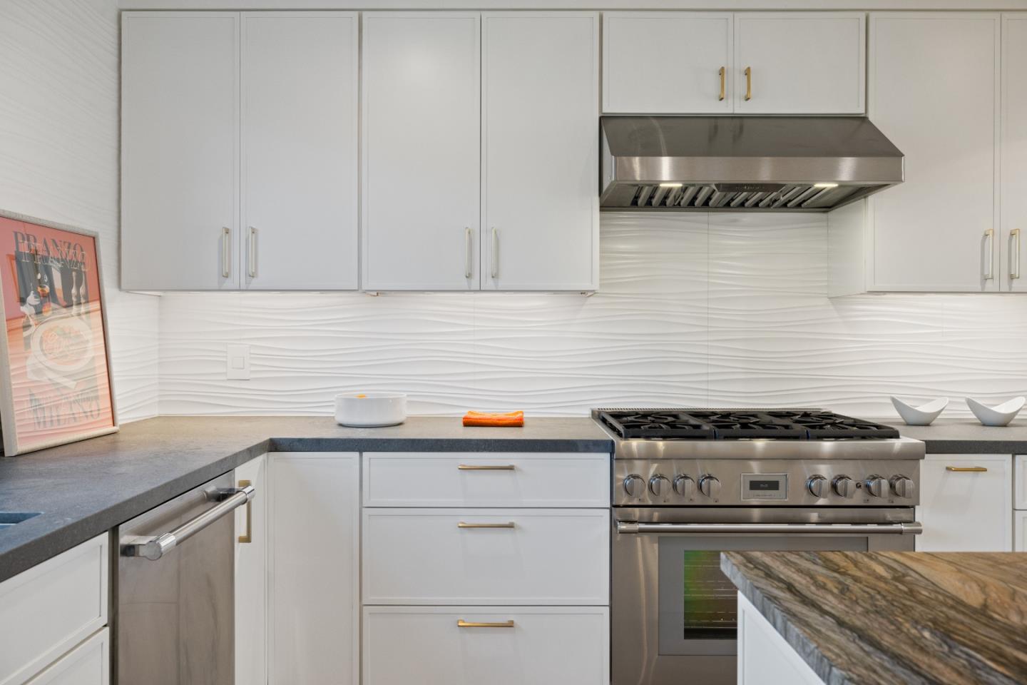 213 Miramontes Avenue