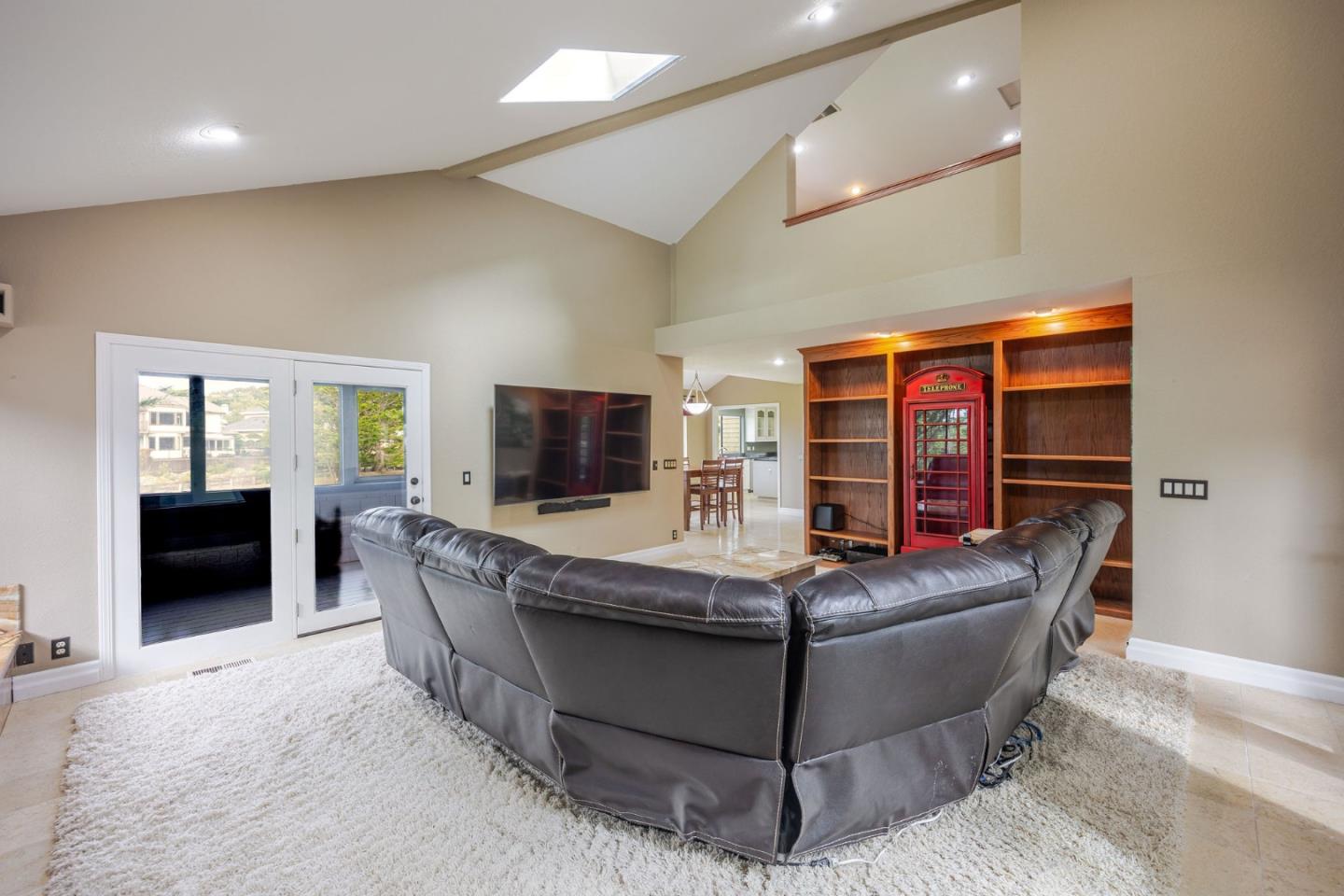 15 Ashdown Place