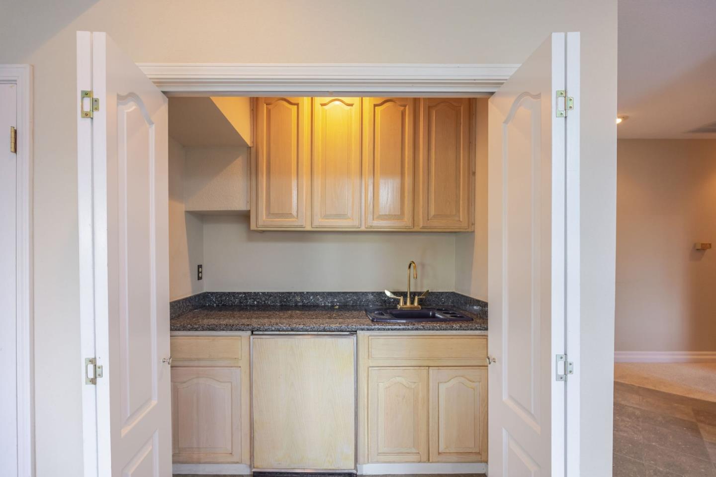 15 Ashdown Place
