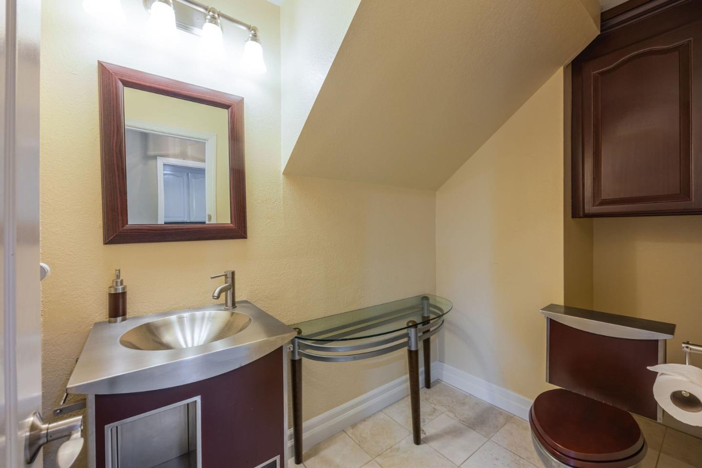 15 Ashdown Place